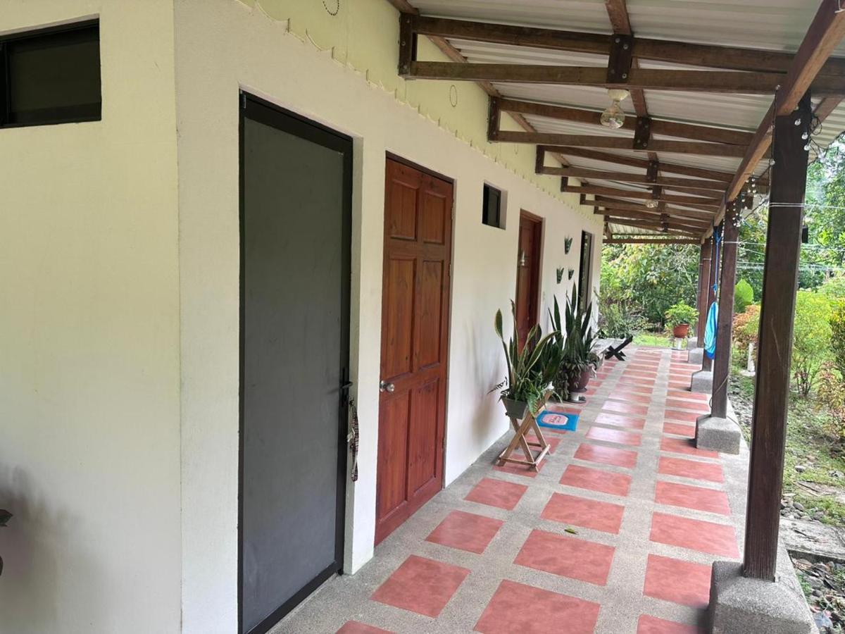 River Side Lodge Horquetas Esterno foto